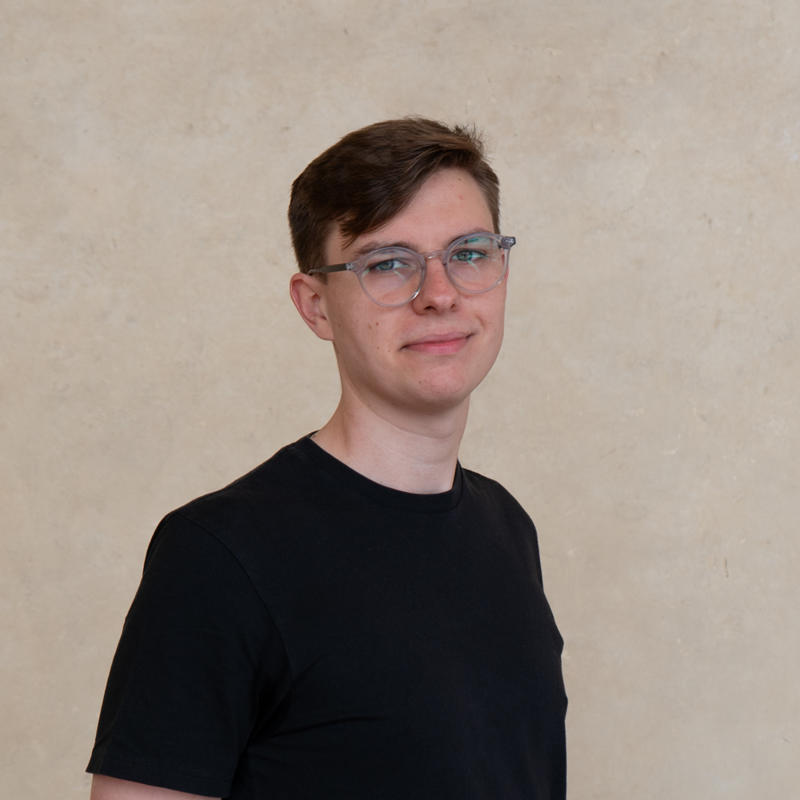 Portrait picture of Jannik Track