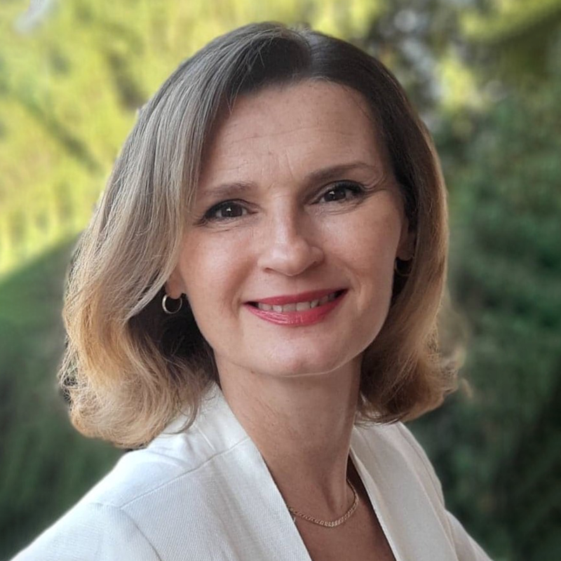 Portrait picture of Veronika Uhlirova-Lefrançois
