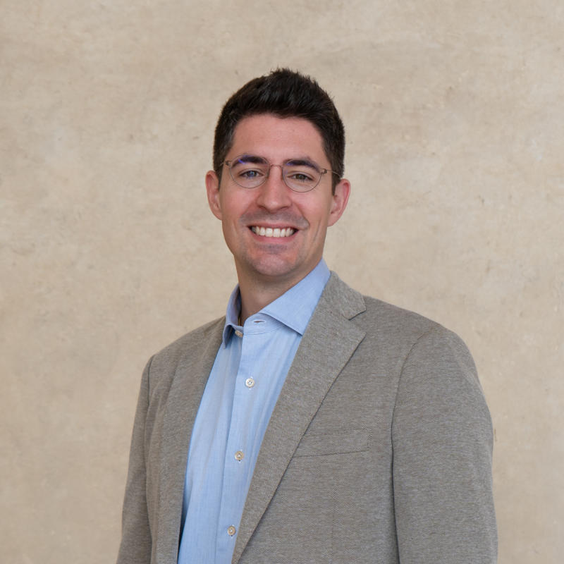 Portrait picture of Roberto Valli