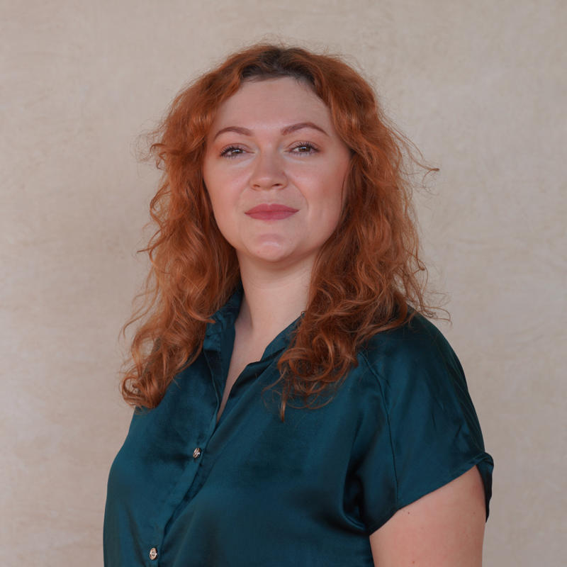 Portrait picture of Andreea Ferent