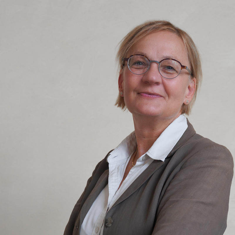Portrait picture of Glenda Sluga
