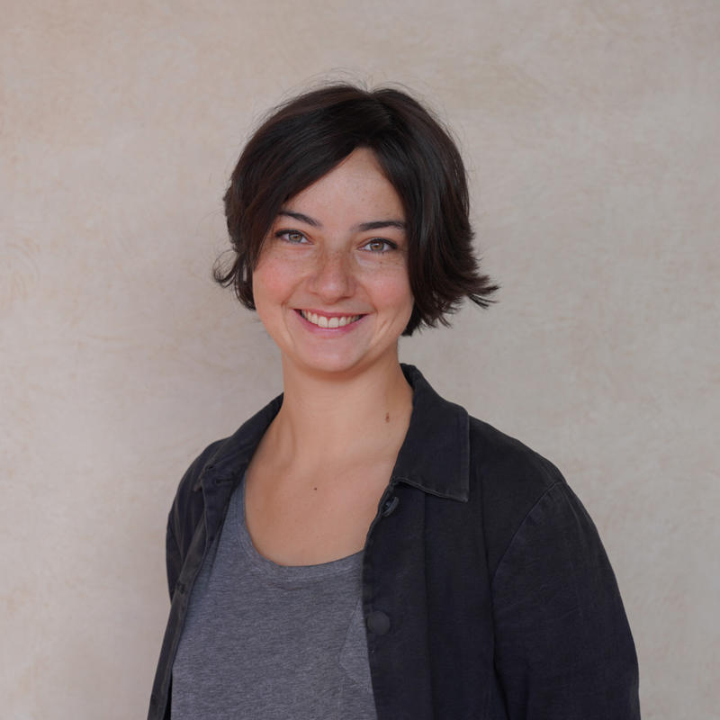 Portrait picture of Julie Fournier