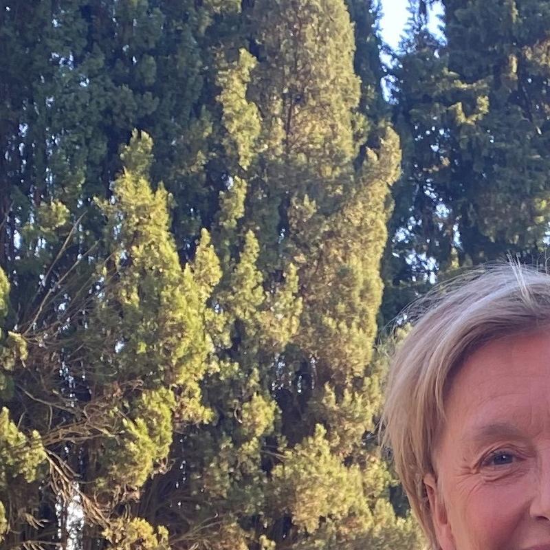 Portrait picture of Lucy Riall