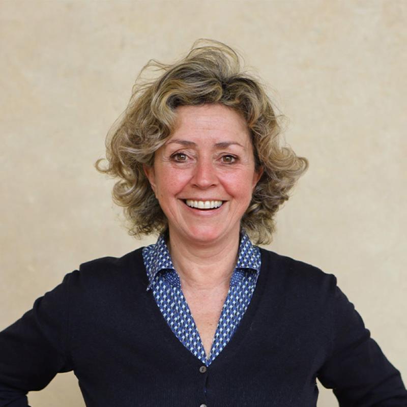 Portrait picture of Serena Burgisser