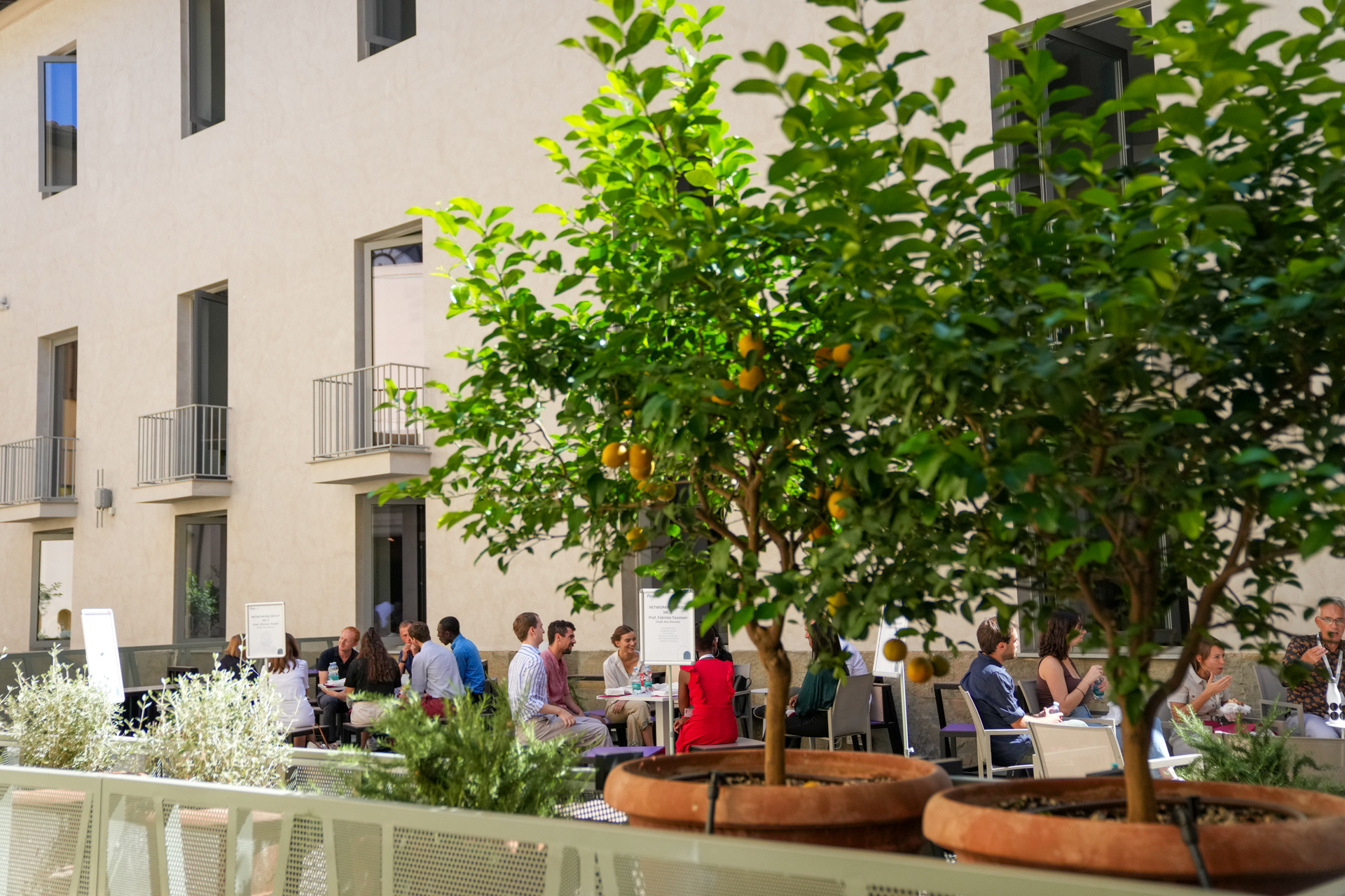 Buontalenti_STG_outside_courtyard