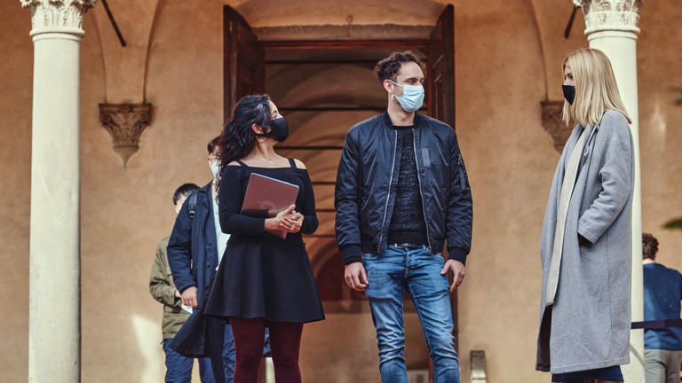 Entry Badia lower loggia people