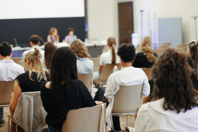 Lecuture-lesson-students