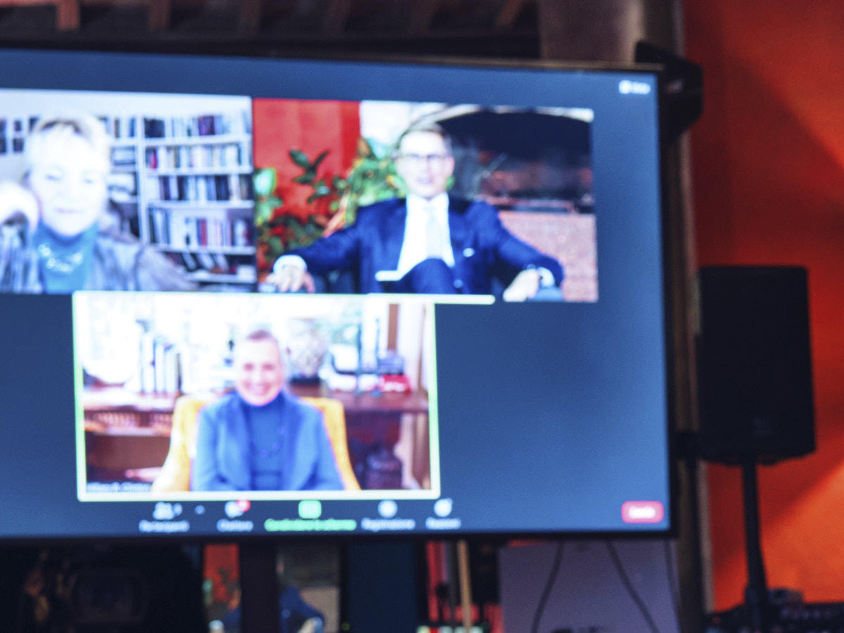 STG backstage Hillary Clinton test