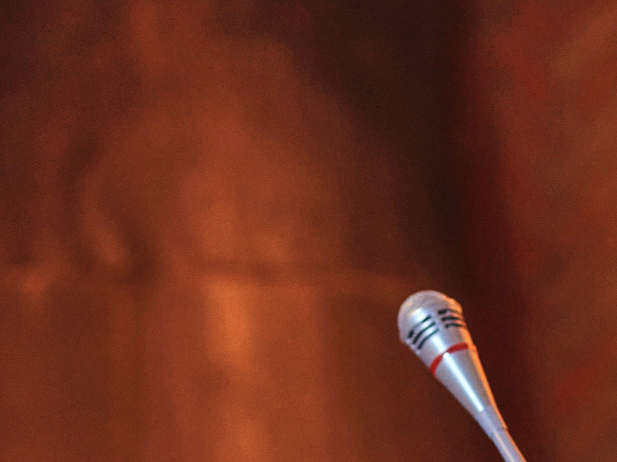 Single microphone closeup