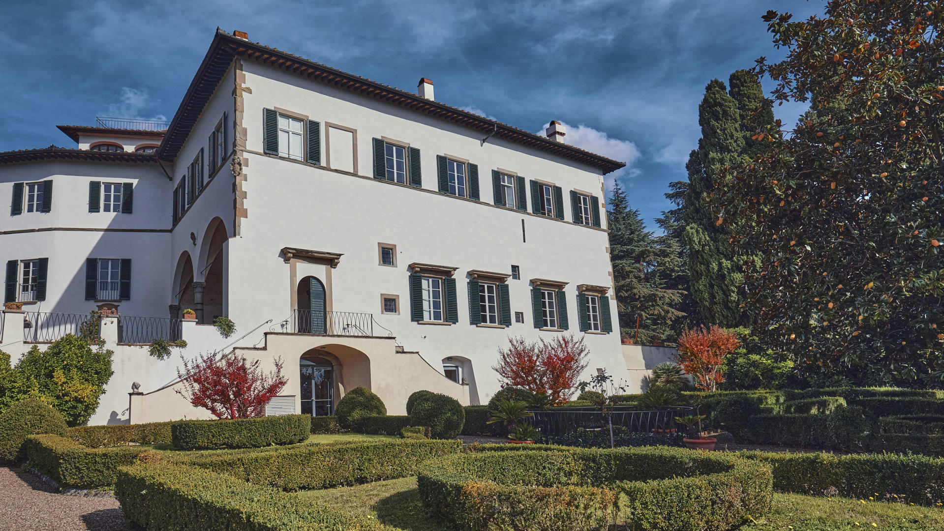 Villa la fonte front building