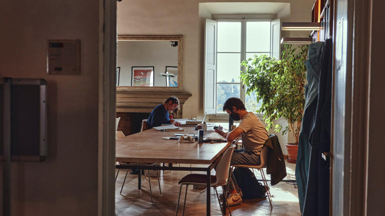 Villa-la-fonte-study-room-with-students