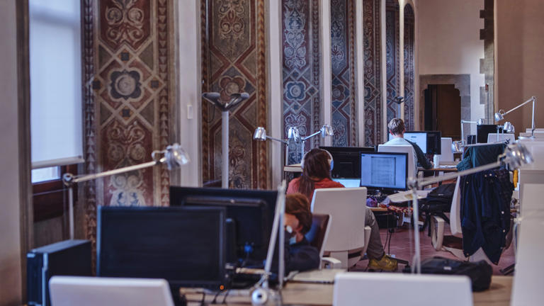 Villa salviati students and researchers in study room