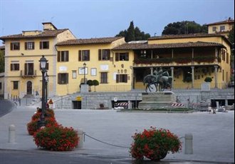 Fiesole, Piazza Mino