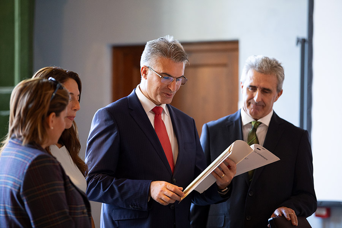 Visit-Minister-Carmelo-Abela