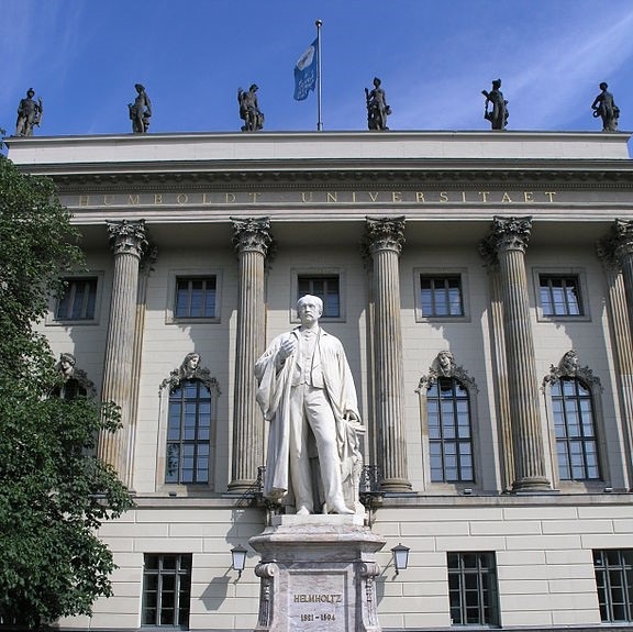 576px-Humboldt_University_Main_Building Cropped